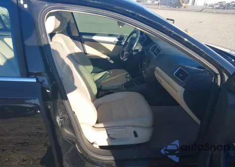 2014 Volkswagen Jetta 1.8T Se from USA, damaged, VIN 3VWB07AJ5EM321283